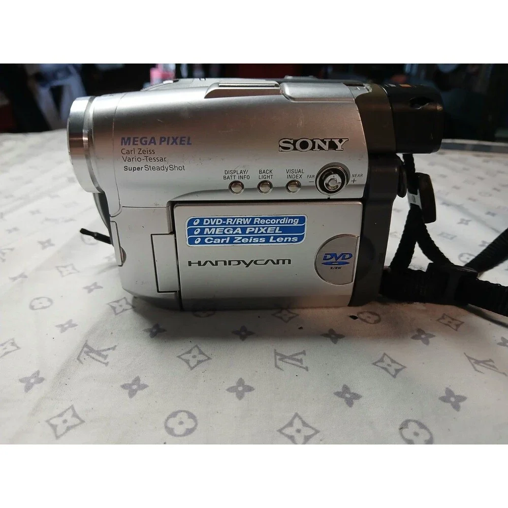 Sony Handycam DCR-DVD201 Camcorder